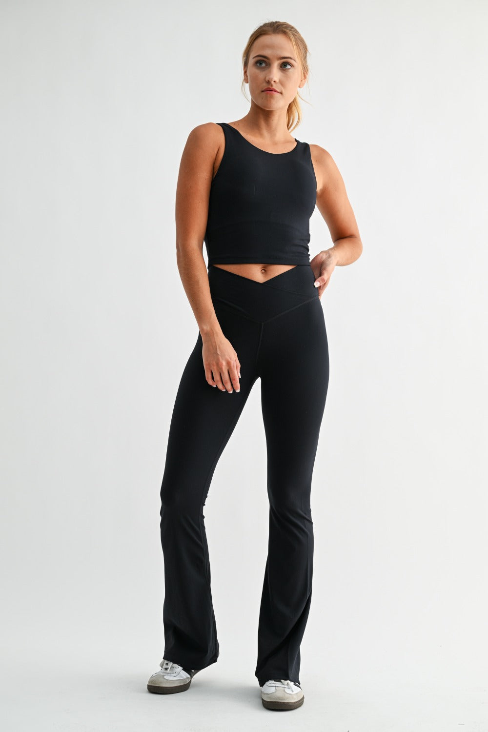 Venice Crossover Yoga Pants – Black