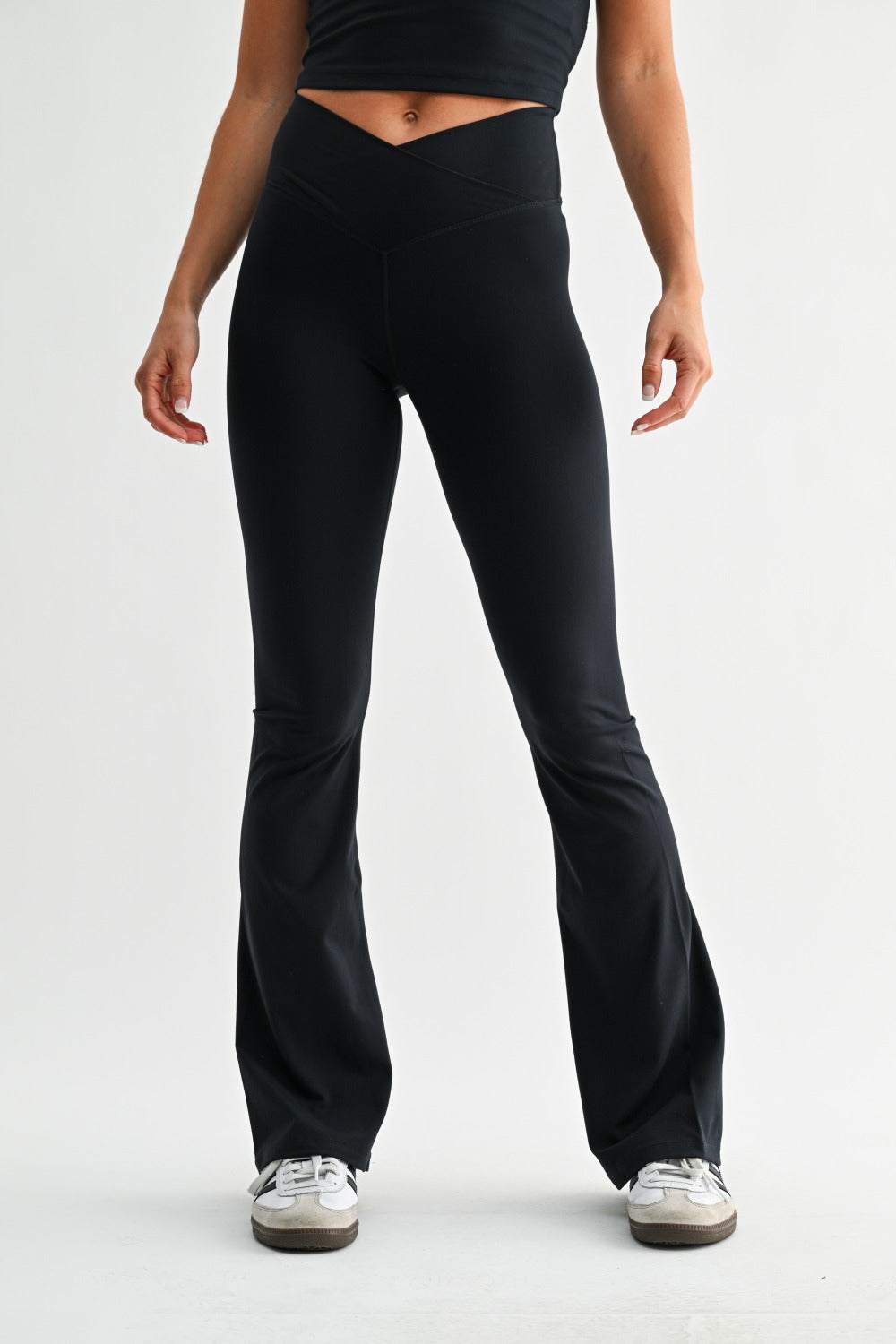 Venice Crossover Yoga Pants – Black