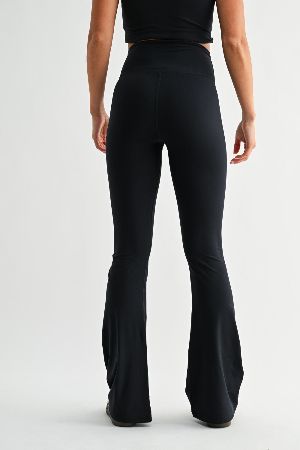 Venice Crossover Yoga Pants – Black