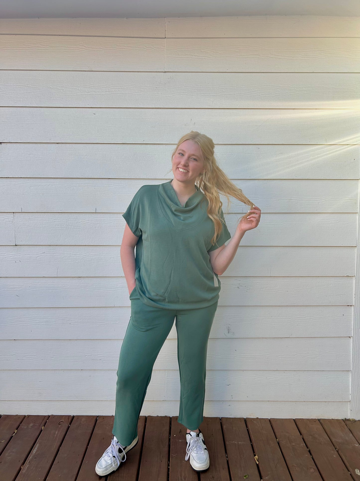 Laguna Luxe Set – Silky Pine | Two-Piece Lounge Set